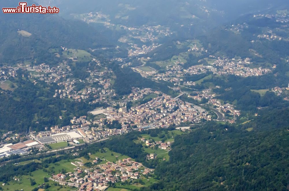 Immagine Il centro di Zogno in Val Brembana (Lombardia)
