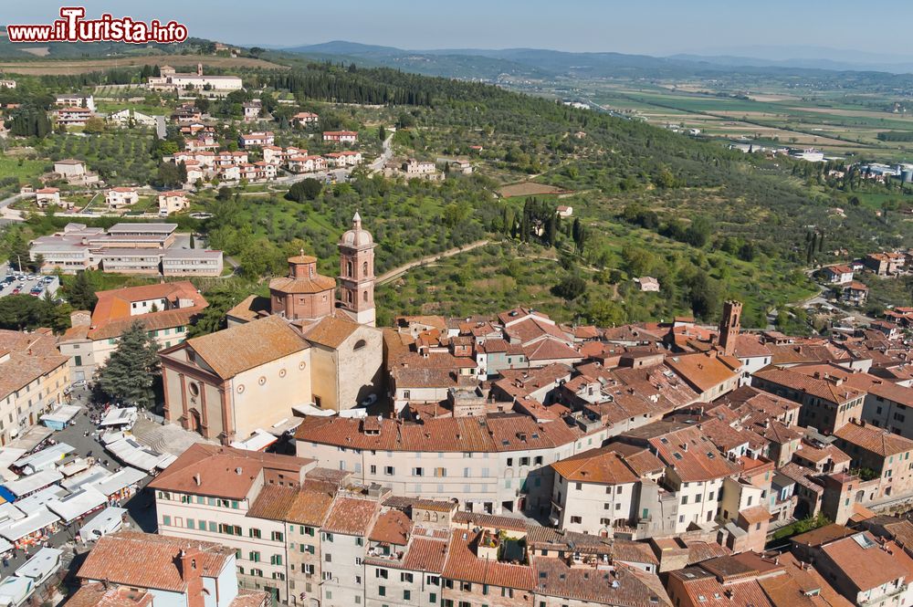 Immagine Il centro medievale del borgo di Sinalunga in Toscana.