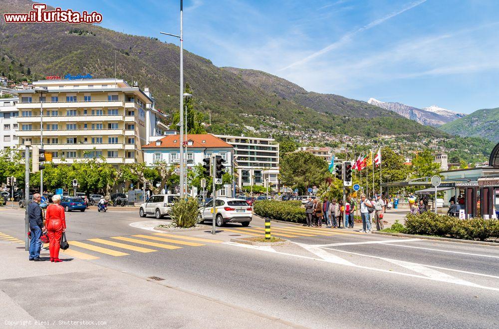 Immagine Il centro moderno di Locarno, Canton Ticino in Svizzera. - © elesi / Shutterstock.com