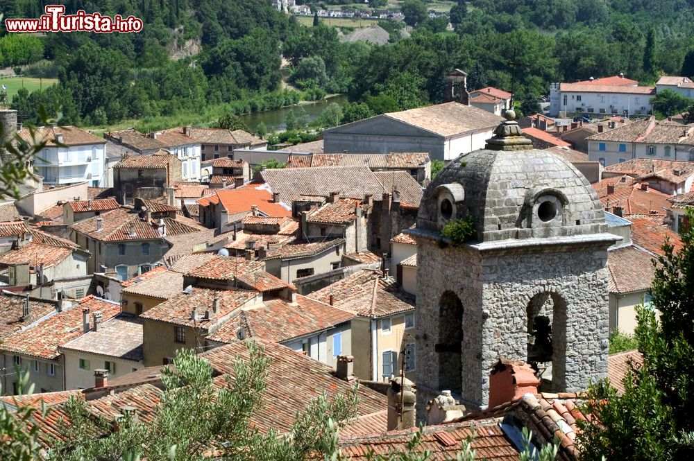 Immagine Il centro storico di Anduze visto dall'alto, dipartimento del Gard, Francia.
