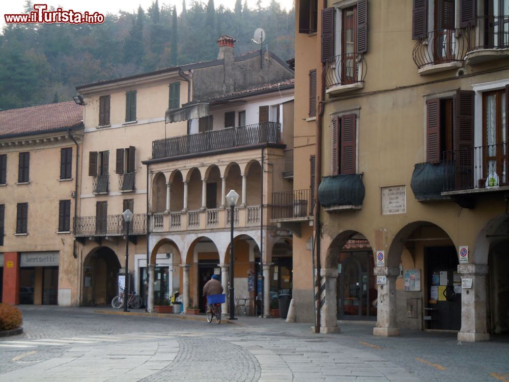 Immagine Il centro storico di Gavardo in Lombardia, provincia di Brescia - © Massimo Telò, CC BY-SA 3.0, Wikipedia