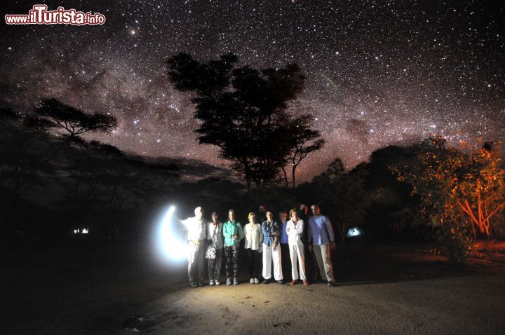 Immagine Il cielo notturno della Valle dell'Omo River in Etiopia. Situata nel sud ovest del paese, questa valle è attraversata dal fiume Omo lungo circa 1000 km.