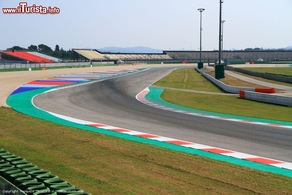 Immagine Il circuito di Misano Adriatico vicino a Rimini: uno dei tempi del motociclismo mondiale - © Pasquale Senatore / Shutterstock.com