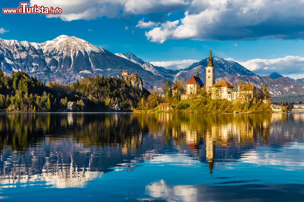 Immagine Il clima primaverile della Slovenia sul lago di Bled, una delle attrazioni imperdibili