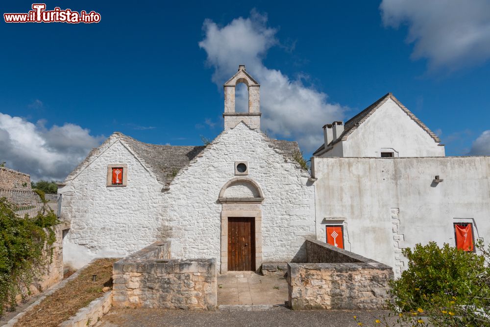 Immagine Il complesso della Chiesa di S. Anna a Locorotondo in Puglia