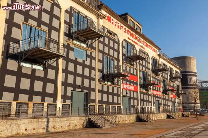 Immagine Il Confluence District a Lione, Francia. E' stato costruito con un'architettura moderna al posto del vecchio porto - © dvoevnore / Shutterstock.com