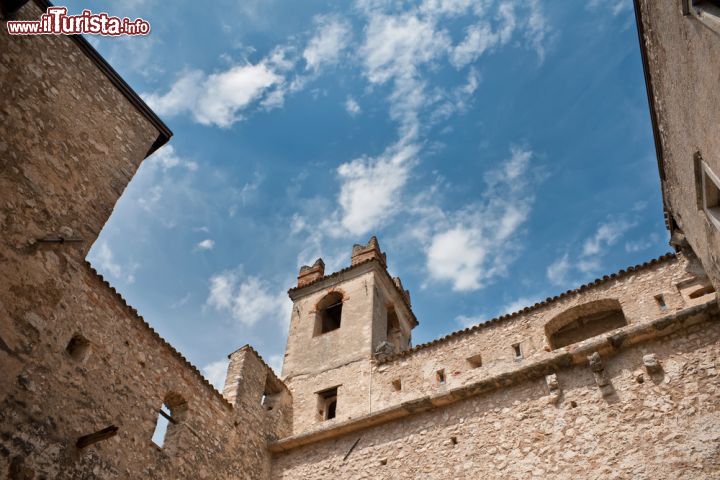 Immagine Il cortile interno di Castel beseno, il Castello di Besenello, in Trentino