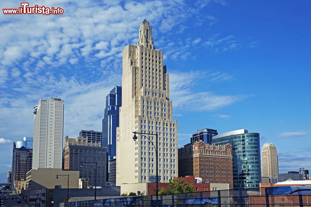 Immagine Il distretto finanziario nel centro di Kansas City, Missouri, al tramonto.