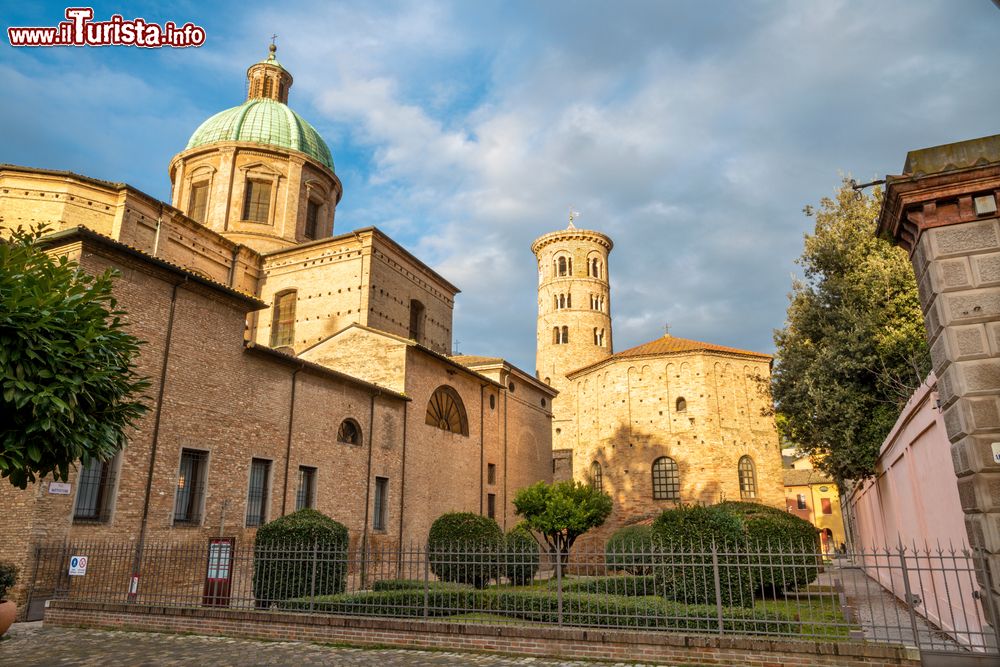 Immagine Il Duomo di Ravenna e il Battistero Neoniano.(o degli Ortodossi)