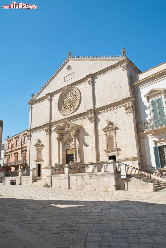 Immagine Il Duomo nel centro di Acquaviva delle fonti, borgo della Puglia