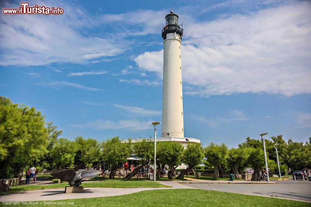 Immagine Il faro di Biarritz, Francia: situato sulal falesia di Pointe Saint-Martin, è stato costruito fra il 1830 e il 1834 - © Sun_Shine / Shutterstock.com