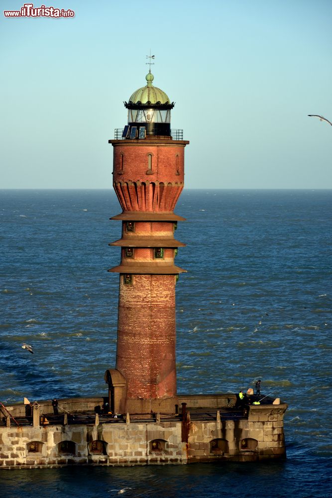 Immagine Il faro di Dunkerque, città nella regione degli Hauts-de-France, affacciata sul Canale della Manica.