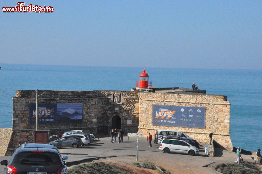 Immagine Il faro di Nazaré in Portogallo.