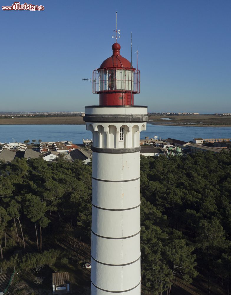 Immagine Il faro di Vila Real de Santo Antonio nei pressi del fiume Guadiana, Portogallo.