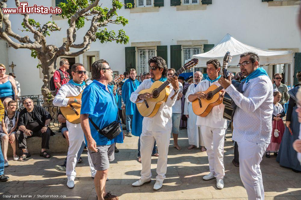 Immagine Il Festival dei Gitani che si svolge a maggio a Saintes-Maries-de-la-Mer - © kavram / Shutterstock.com