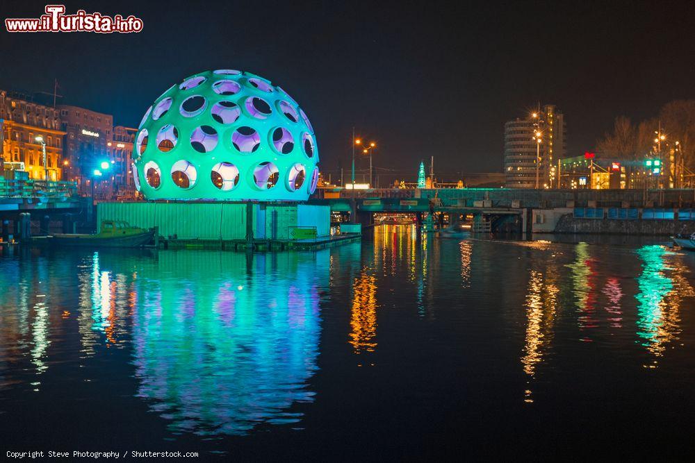 Immagine Il Festival delle Luci di Amsterdam (Olanda) è nato el 2012 ma è già uno dei più famosi e visitati in Europa - foto © Steve Photography / Shutterstock.com