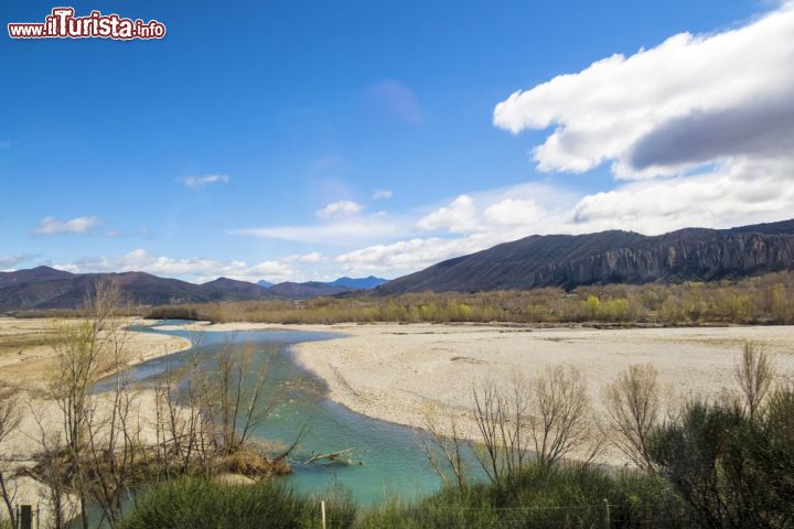 Immagine Il fiume Bleone nei dintorni di Digne-Les-Bains in Alta Provenza, Francia - © Jorg Hackemann / Shutterstock.com