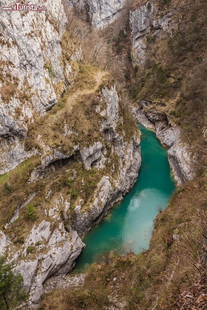 Immagine il fiume della forra in Valcellina vicino a Barcis
