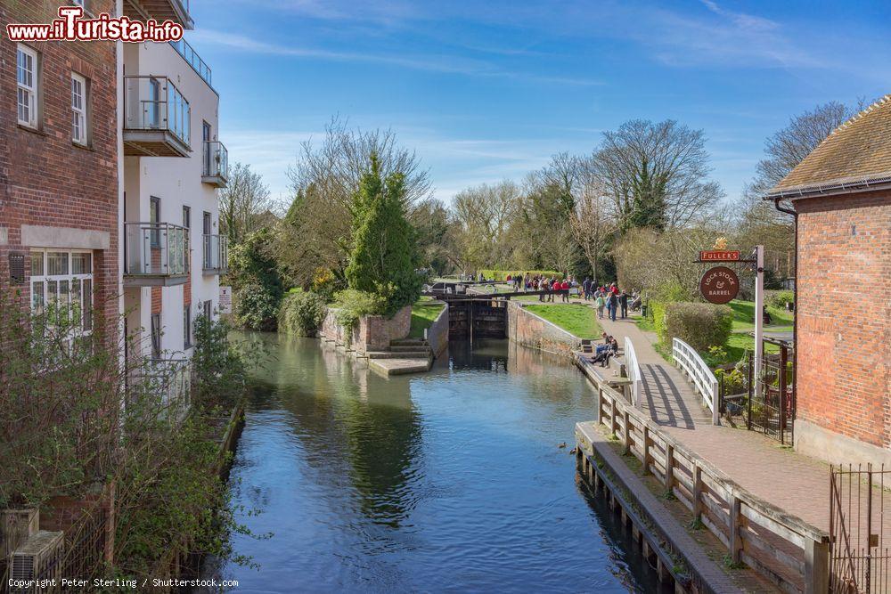 Immagine Il fiume Kennet attraversa il centro di Newbury - © Peter Sterling / Shutterstock.com