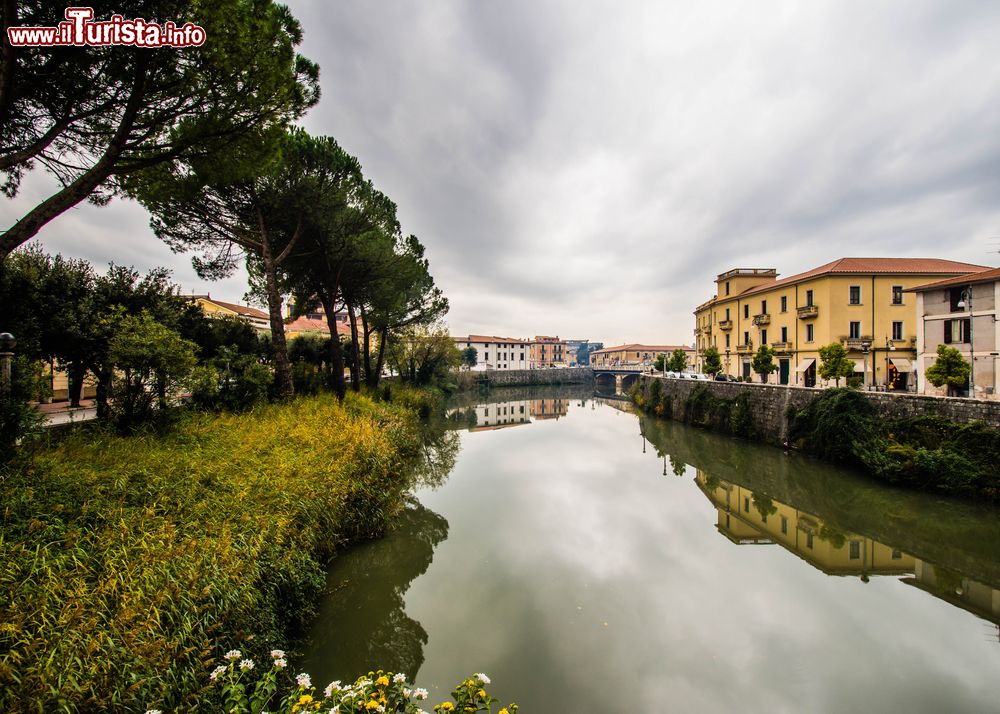 Immagine Il Fiume Liri attraversa la città di Sora, nel Lazio