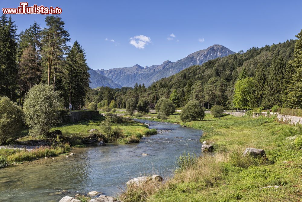 Immagine Il fiume Sarca in Trentino: ci troviamo nei pressi di Comano, famosa per le sue terme