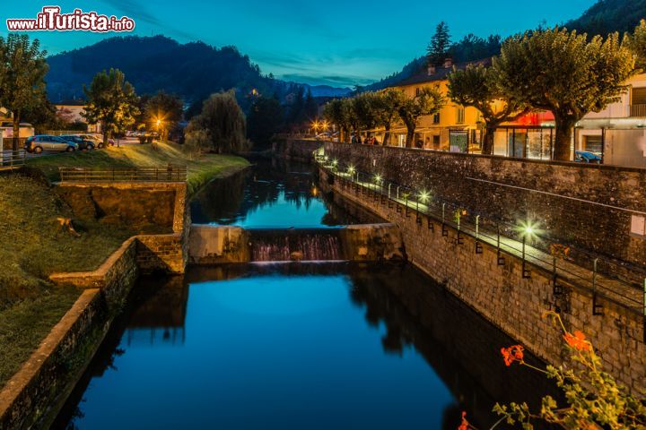Immagine Il fiume Senio a Palazzuolo by night, Toscana - © GoneWithTheWind / Shutterstock.com