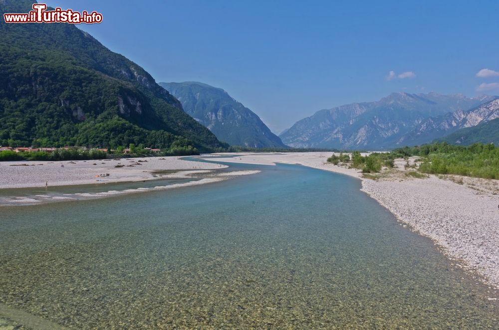 Immagine Il fiume Tagliamento dal ponte Braulins vicino a Bordano e Gemona del Friuli