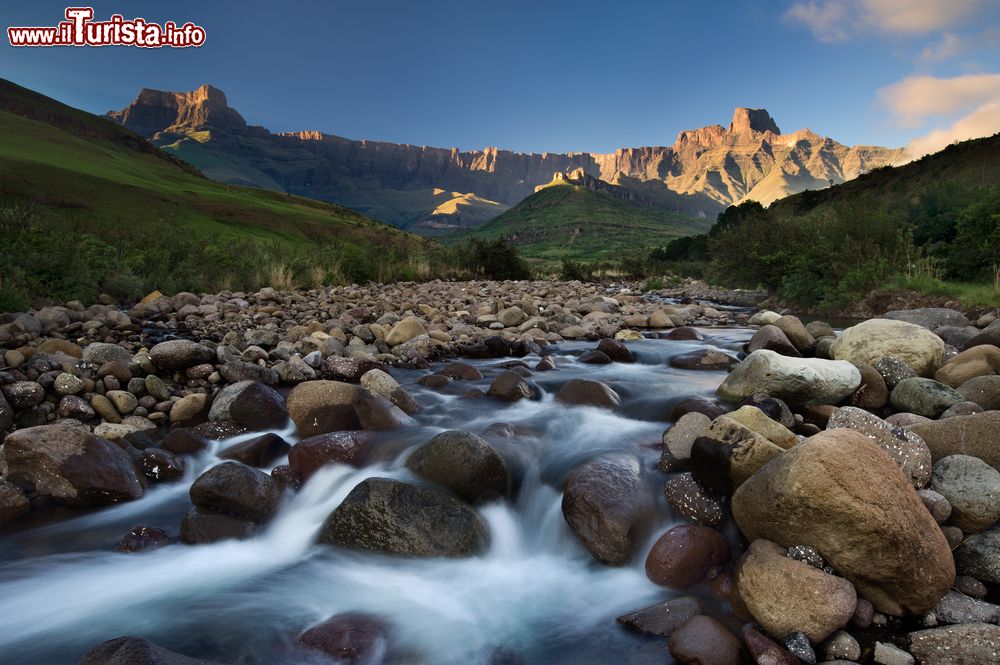 Immagine Il fiume Tugela River nel parco Royal Natal National Park nel Drakensberg in Sudafrica