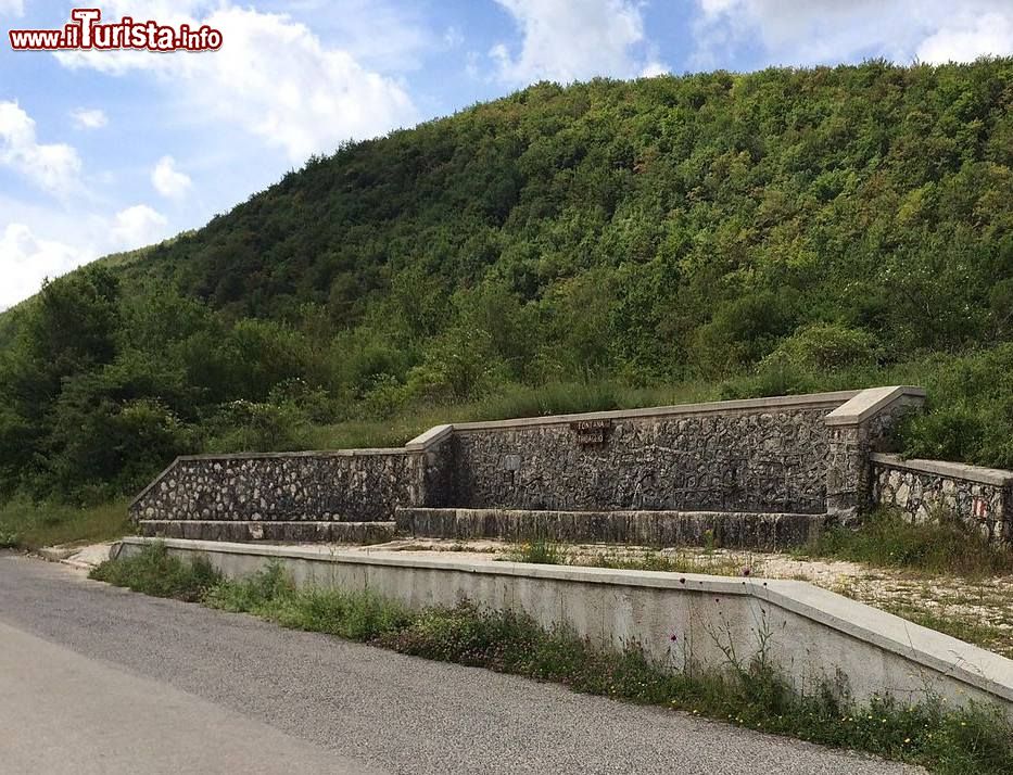Immagine Il Fontanile di Tricaglio all'Aceretta a Villavallelonga in Abruzzo