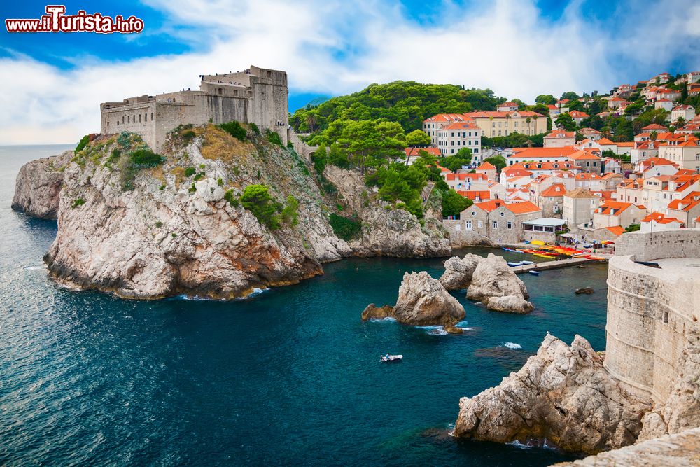 Immagine Il Forte Lovrijenac a Dubrovnik, Croazia: è la più alta e stupefacente fortificazione della città di Ragusa. Interamente ricostruita dopo il terremoto del 1667, viene chiamata anche la Gibilterra di Dubrovnik.