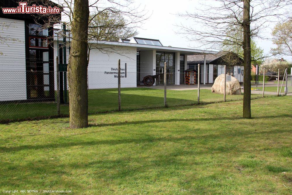 Immagine Il German Tank Museum, il museo del carroarmato in Germania - © ARK NEYMAN / Shutterstock.com