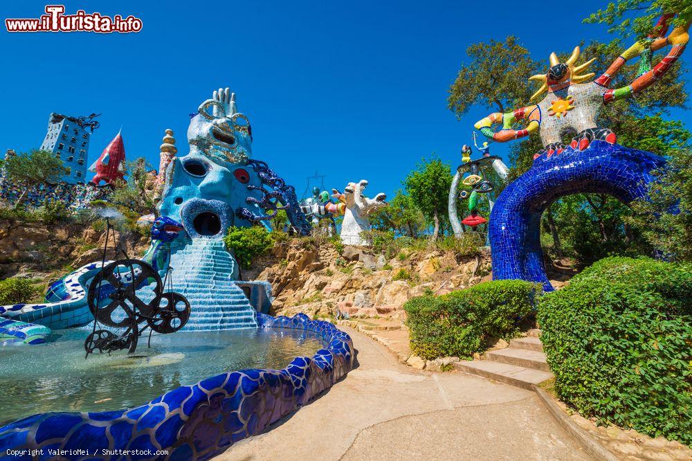 Immagine Il Giardino dei Tarocchi di Capalbio in Maremma, Toscana. A idearlo è stato l'artista franco-statunitense Niki de Saint Phalle  - © ValerioMei / Shutterstock.com