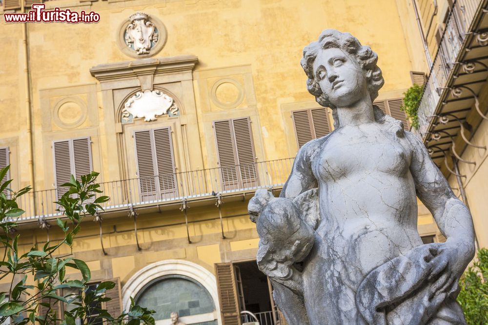 Immagine Il giardino interno di Palazzo Medici Ricciardi a Firenze, Toscana.