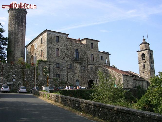Immagine Il grande Castello di Bagnone in Toscana - © wikipedia