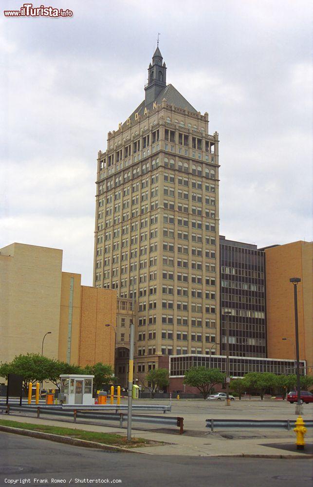 Immagine Il Kodak Building nella città di Rochester, New York. Il quartier generale della Eastman Kodak company, è ospitato in questo edificio inaugurato nel 1914. S'innalza per 111,6 metri di altezza (comrpesa l'antenna)  - © Frank Romeo / Shutterstock.com