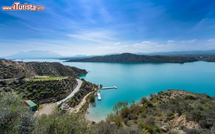 Immagine Il lago artificale di Negratin, si trova a nord di Baza in Andalusia