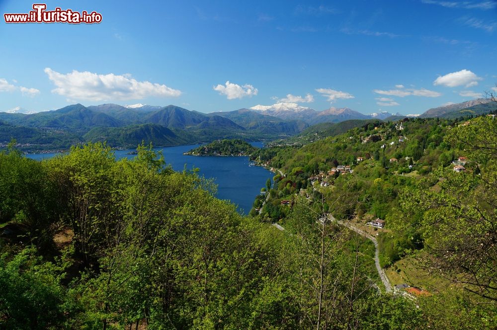 Immagine Il Lago d'Orta fotografato dalla Torre di Buccione in Piemonte