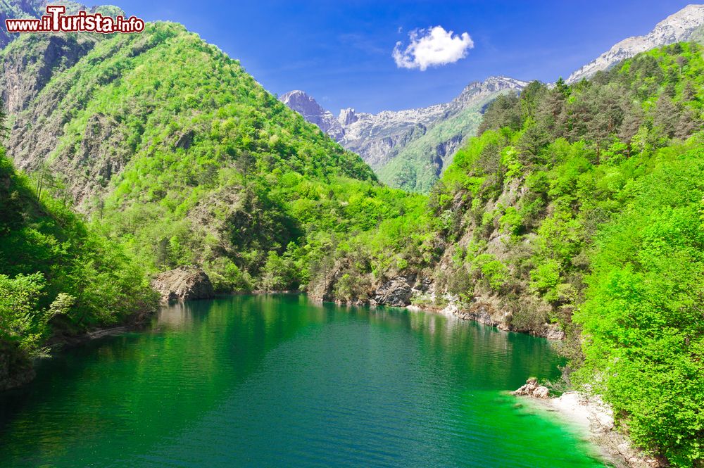 Immagine Il Lago del Mis si trova vicino a Belluno nel Veneto