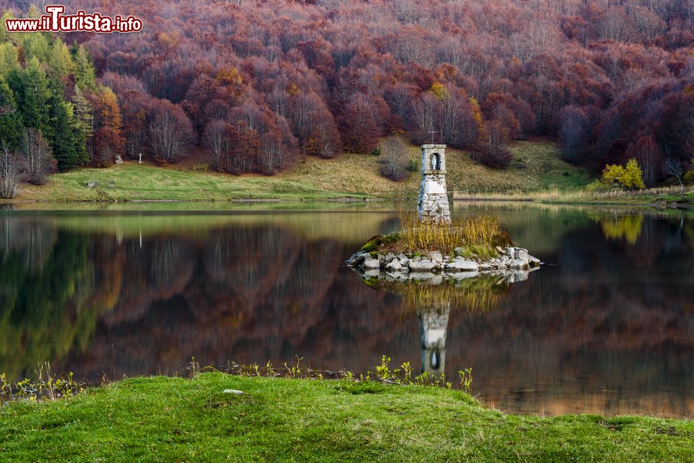 Immagine Il Lago di Calamone a Ramiseto in Emilia-Romagna