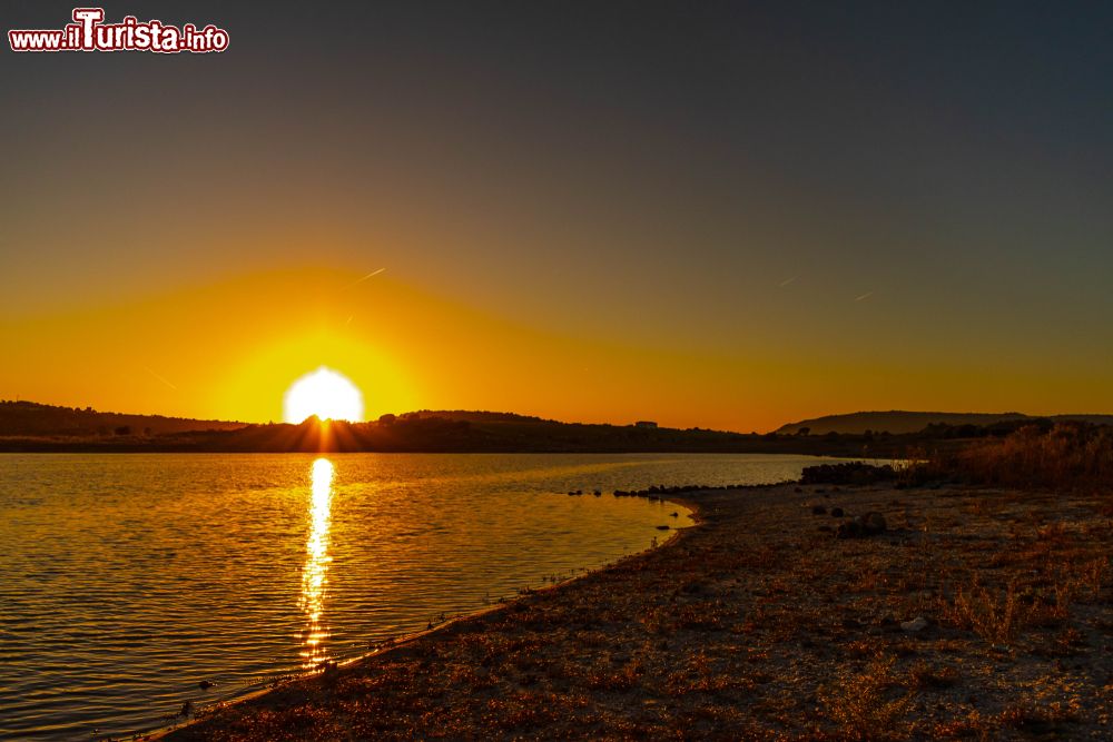 Immagine il Lago di Cuga, una bacino artificiale nei pressi di Uri in Sardegna