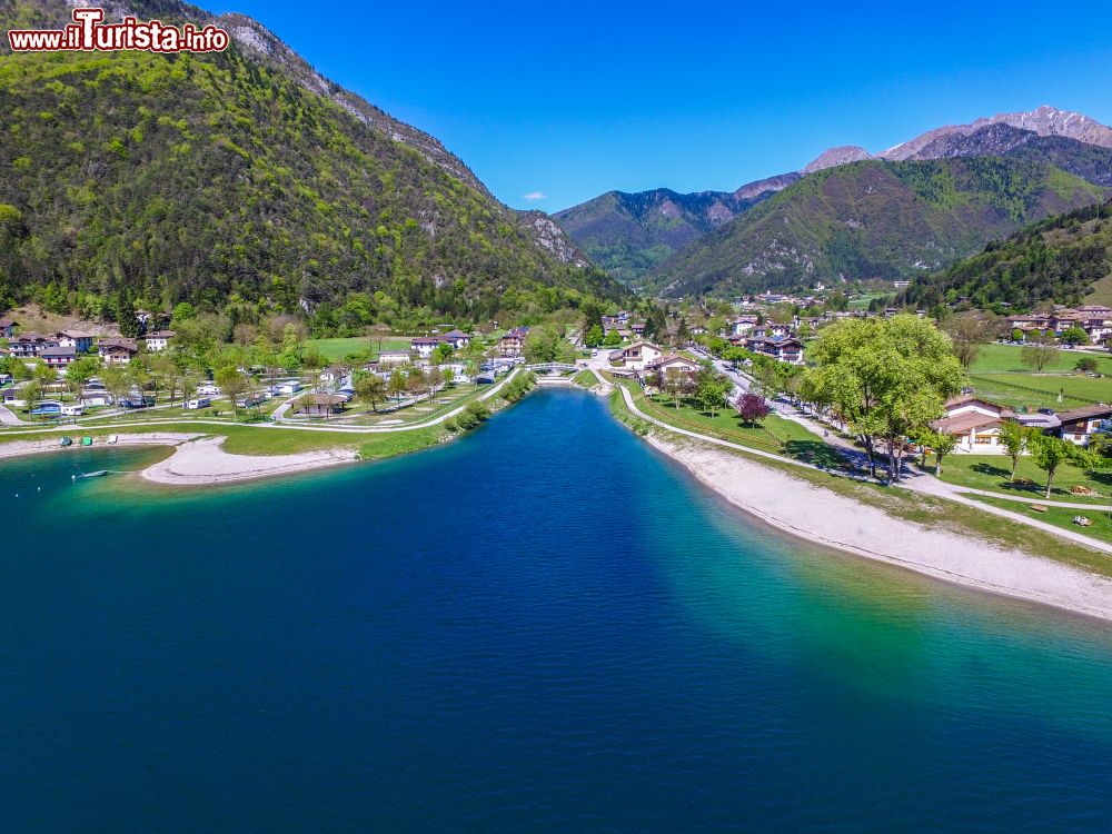 Immagine Il Lago di Ledro, uno dei laghi balneabili più belli del Trentino