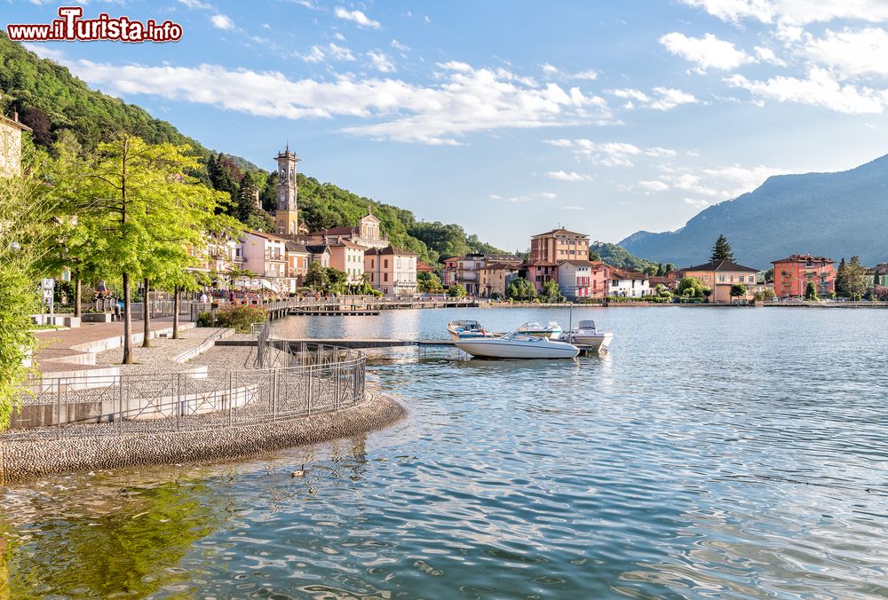 Immagine Il lago di Lugano a Porto Ceresio di Varese, in Lombardia