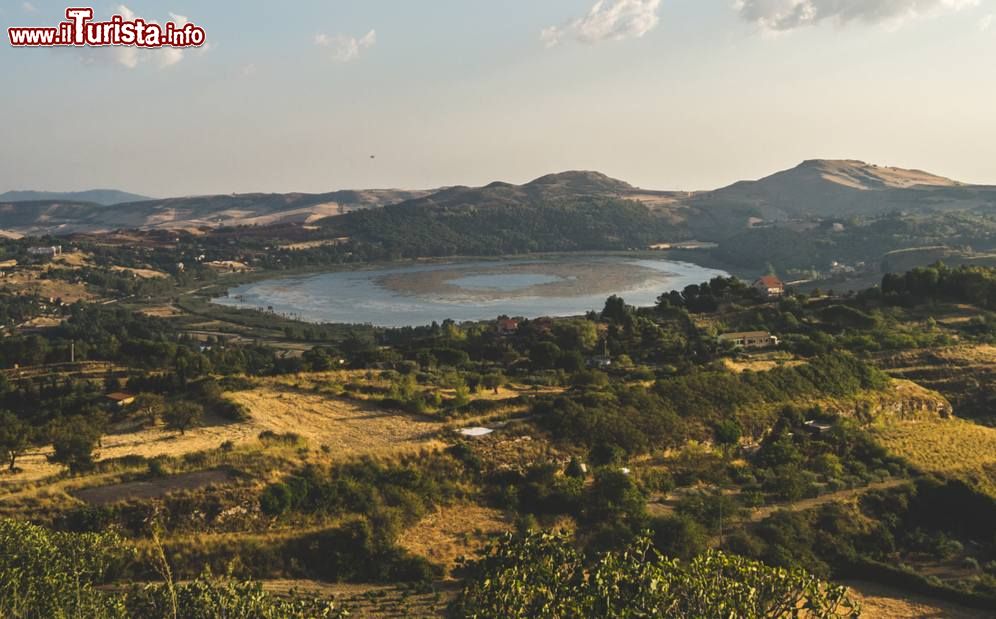 Immagine Il Lago di Pergusa vicino ad Enna in Sicilia