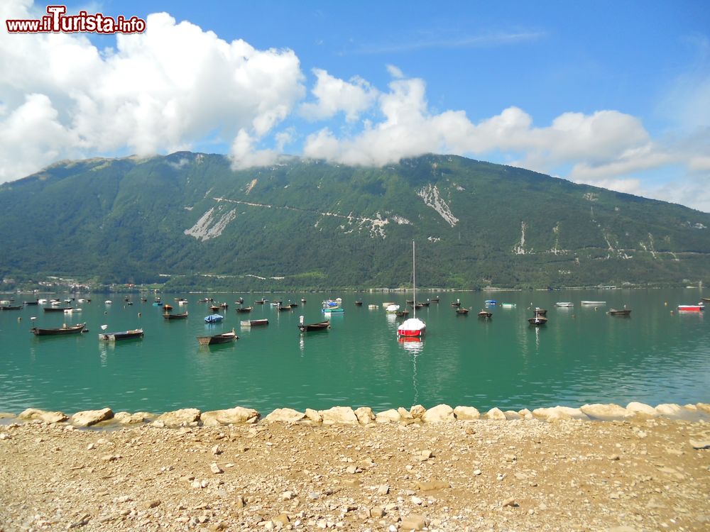 Immagine Il Lago di Santa Croce nel veneto, Provincia di Belluno