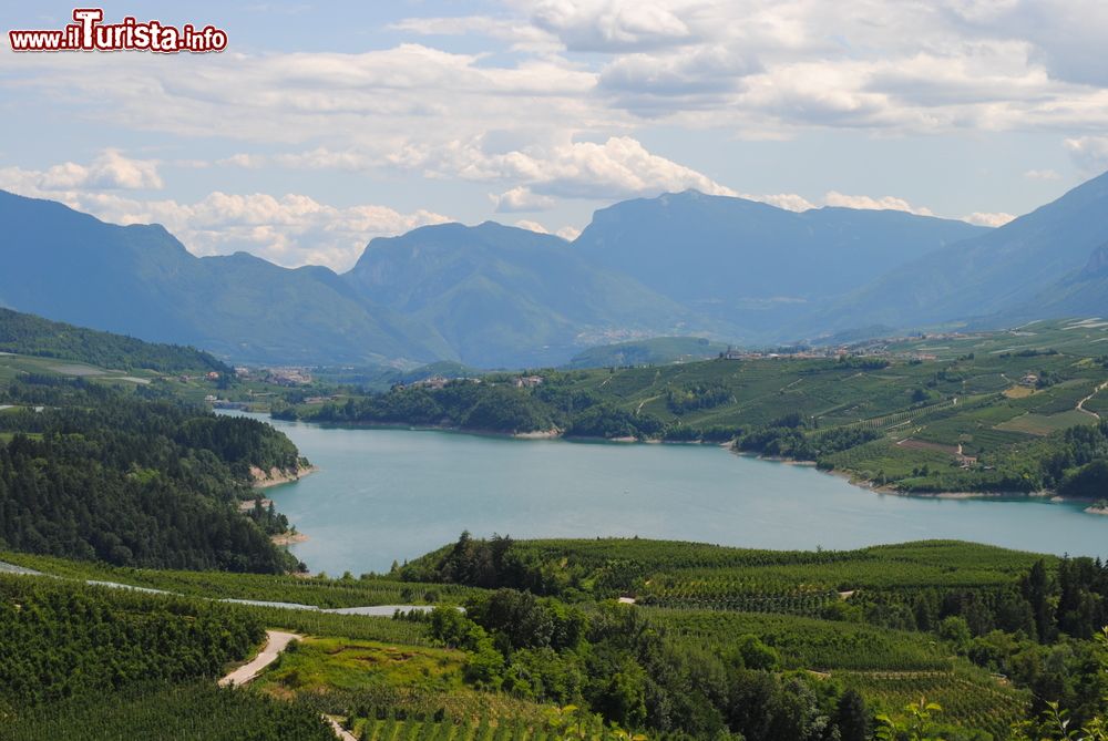 Immagine Il Lago di Santa Giustina in Val di Non nella zona di Casez e Sanzeno