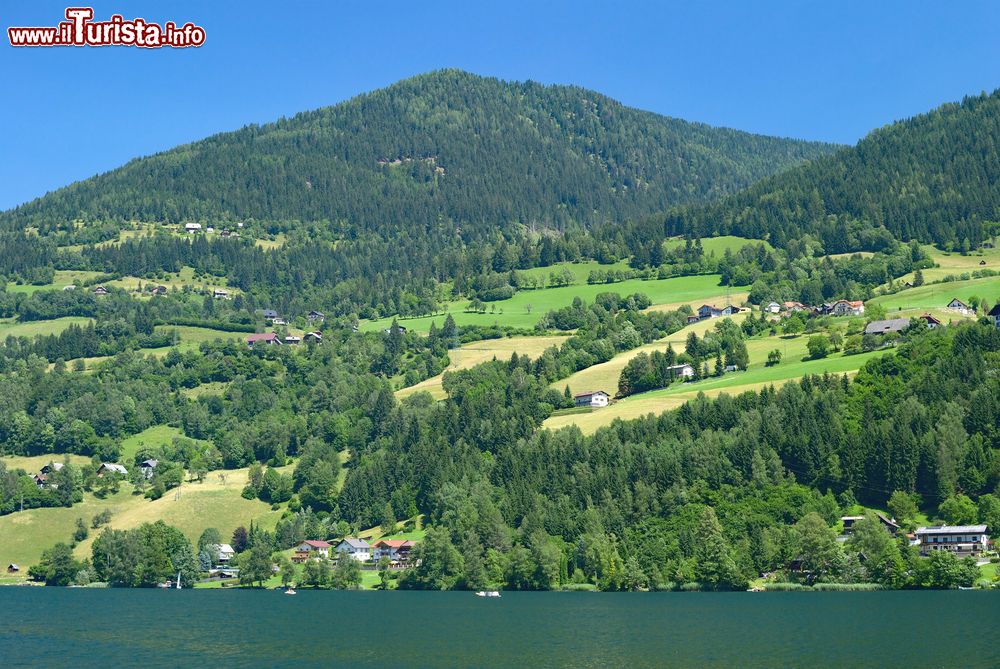 Immagine Il lago Feldsee nei pressi di Feld am See sulle Alpi della Carinzia