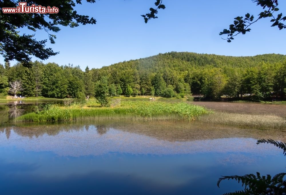 Immagine Il Lago Pranda si trova presso il resort turistico di Cerreto Laghi in Emilia.