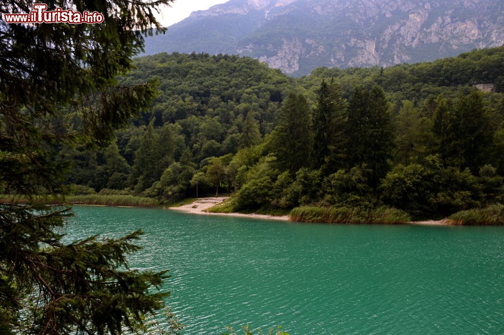 Immagine Il Lago Santo è uno dei due Laghi di Lamar, nella Valle dei Laghi (Trentino).