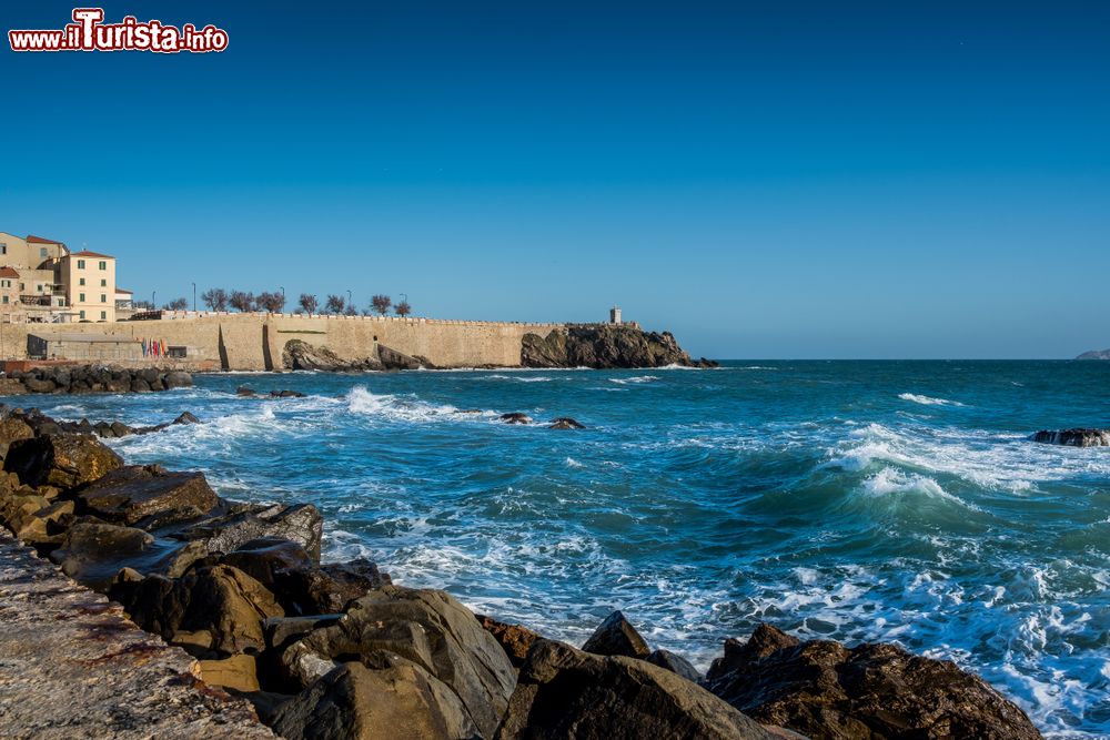 Immagine Il litorale di Piombino, Toscana, punto di partenza per visitare la Costa degli Etruschi.