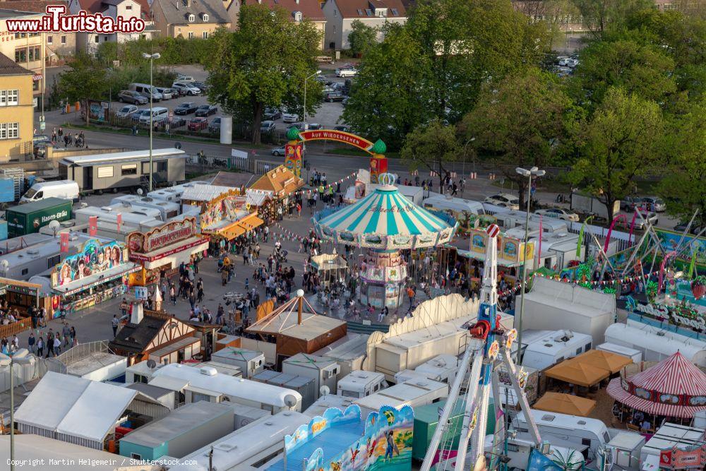 Immagine Il lunapark di Augusta visto dalla ruota panoramica, Germania - © Martin Helgemeir / Shutterstock.com